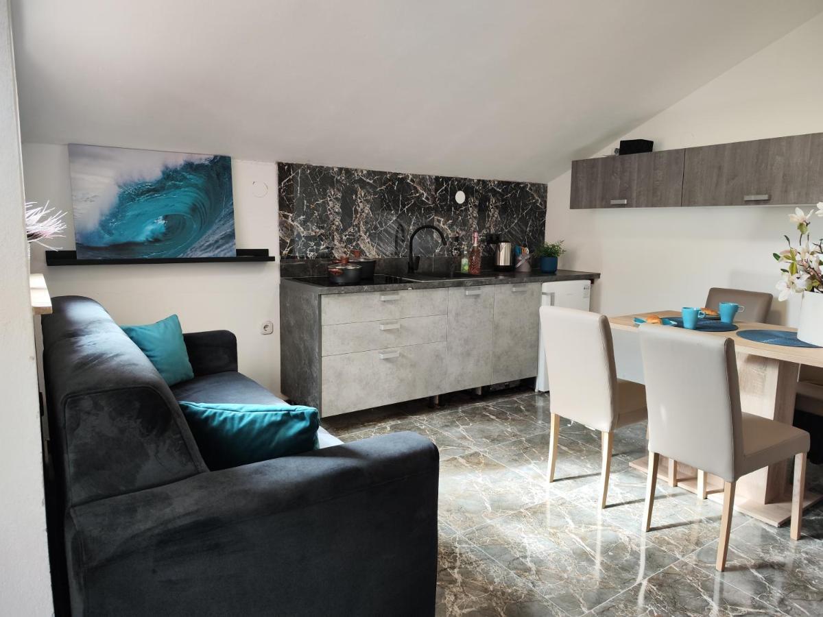 Apartments Orhidelia Njivice Eksteriør bilde