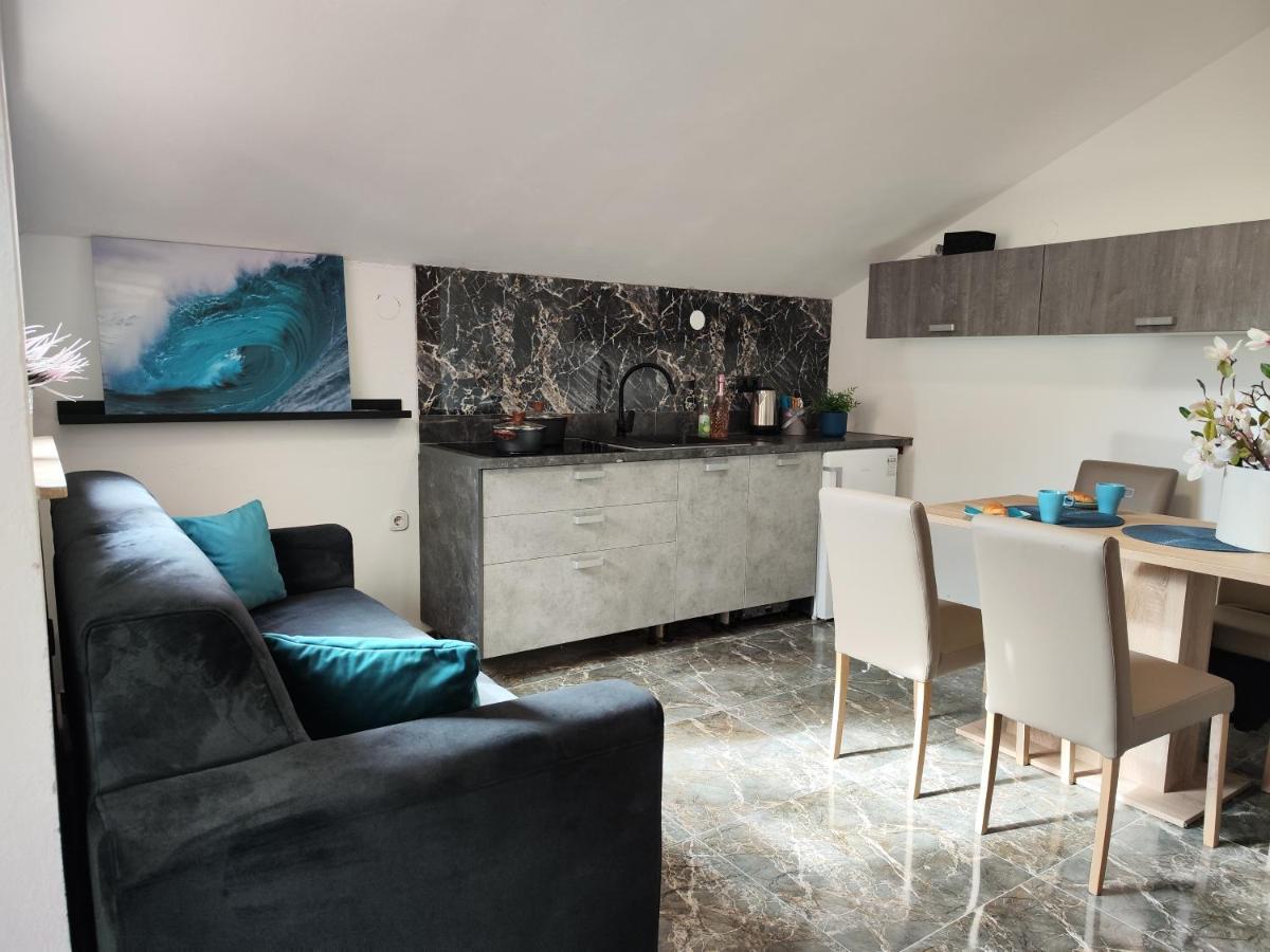 Apartments Orhidelia Njivice Eksteriør bilde