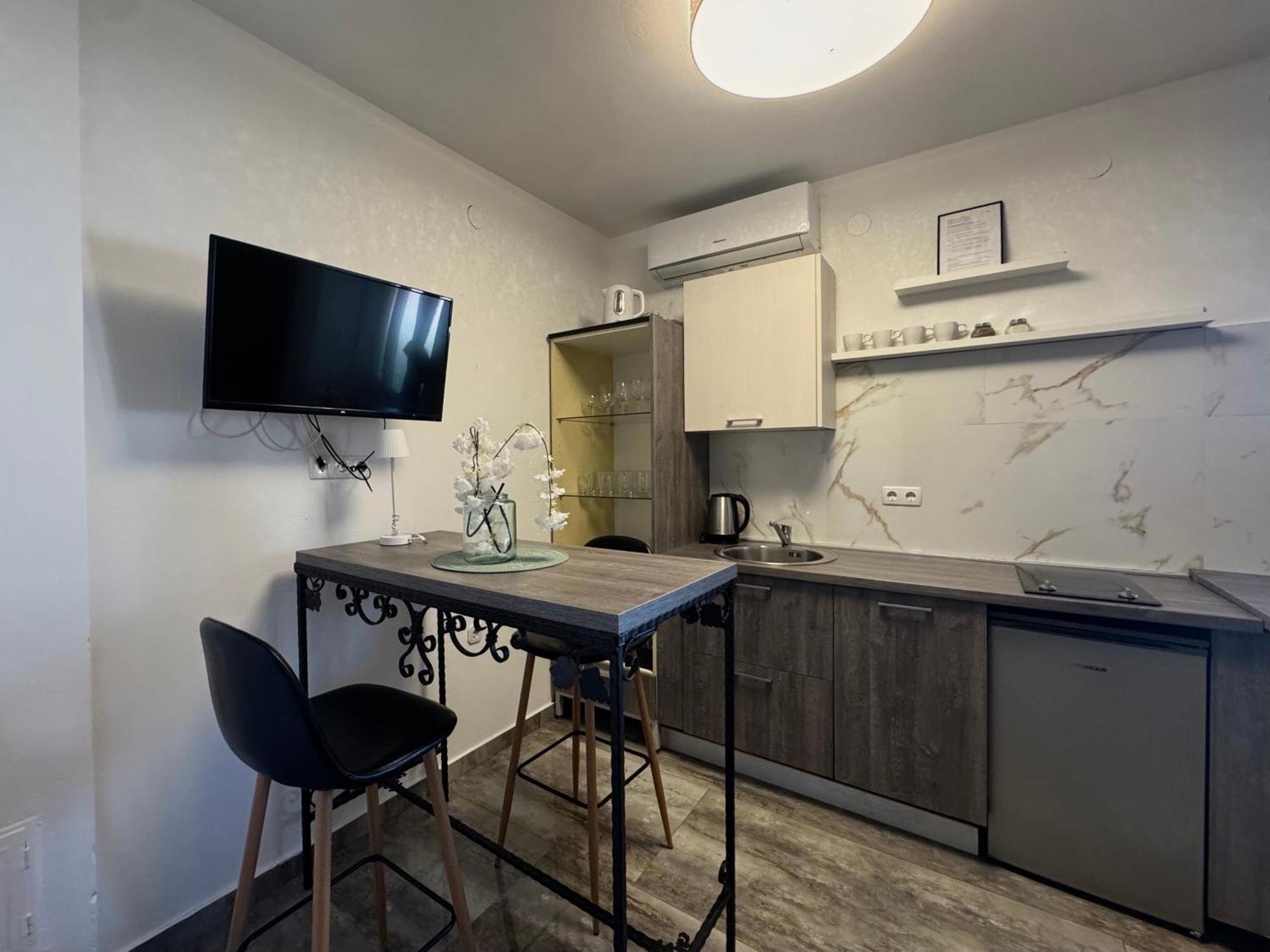 Apartments Orhidelia Njivice Eksteriør bilde