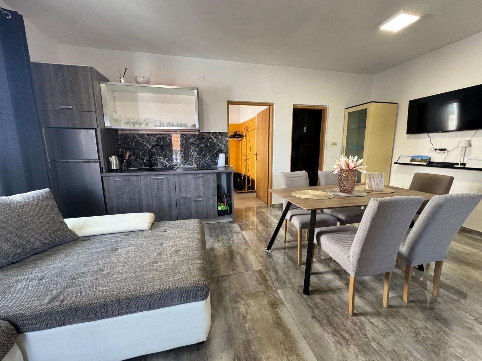 Apartments Orhidelia Njivice Eksteriør bilde